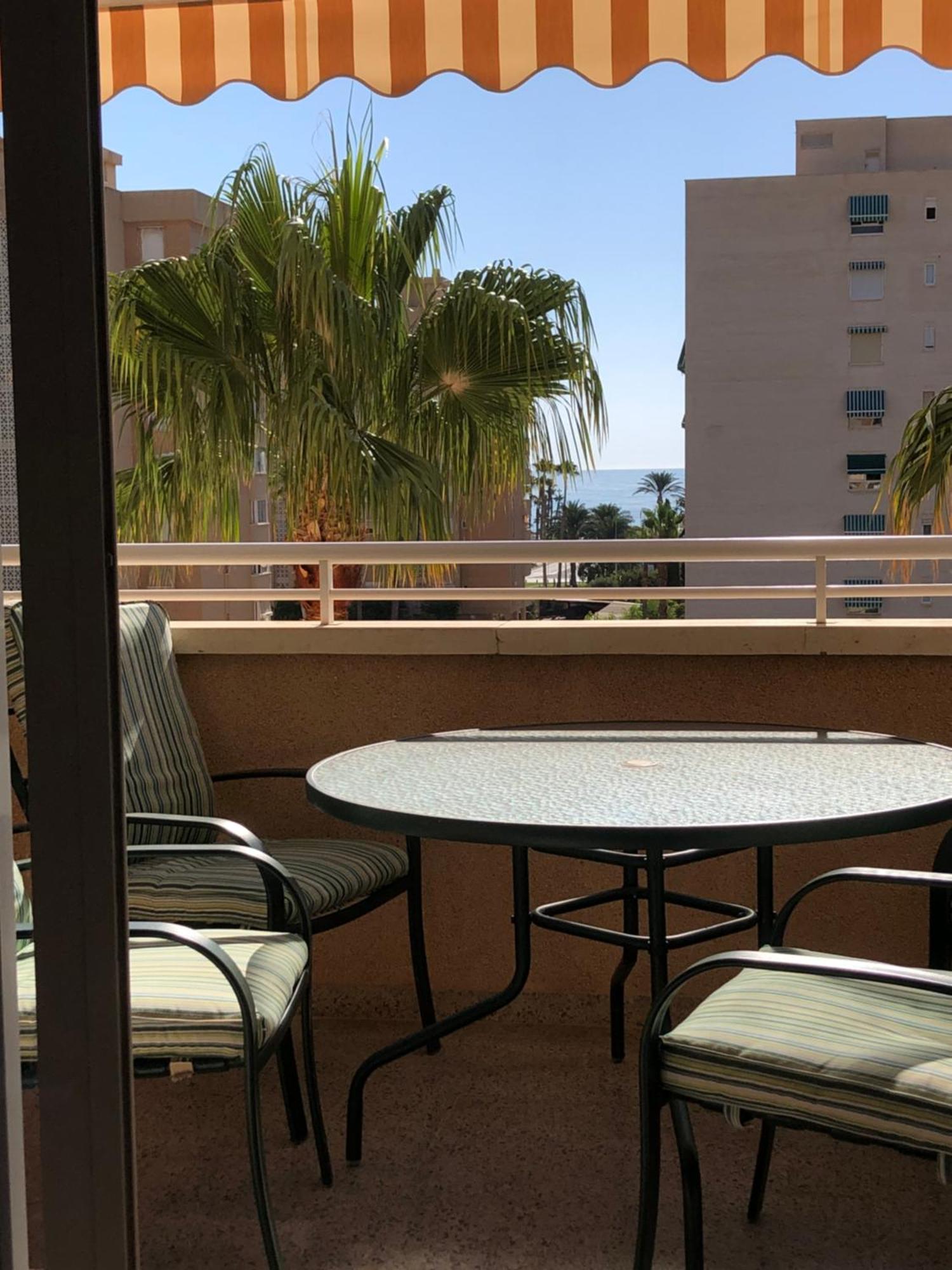 Precioso apartamento en Urbanización junto al mar. Alicante Exterior foto